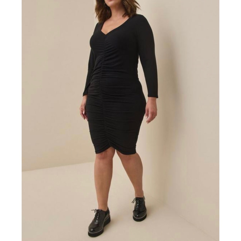 🆕 Black Shirred Mini Jersey Bodycon Dress 1 1X 14 16 NWT Torrid New! LBD